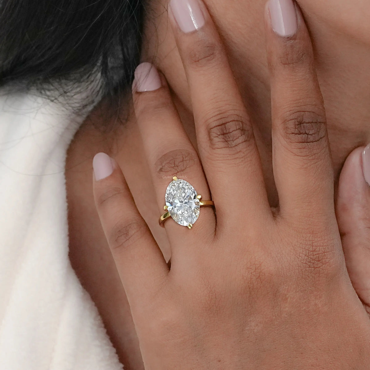 Oval Cut Diamond Solitaire Ring - Hailey Bieber Edition