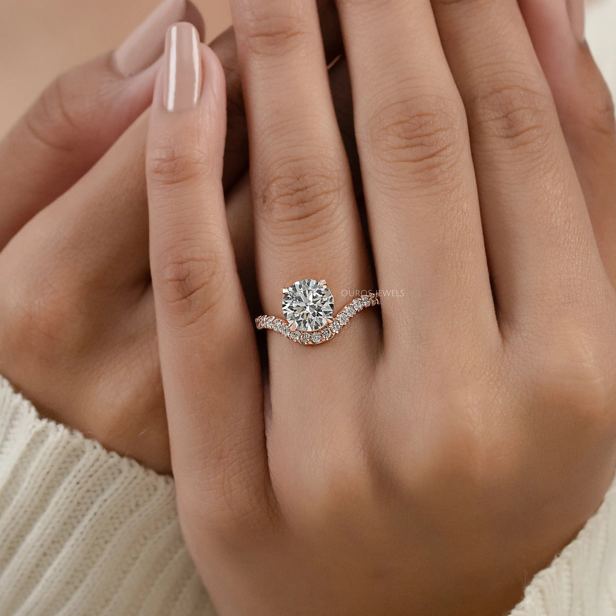 Round Diamond Accent Curved Set Ring Ring