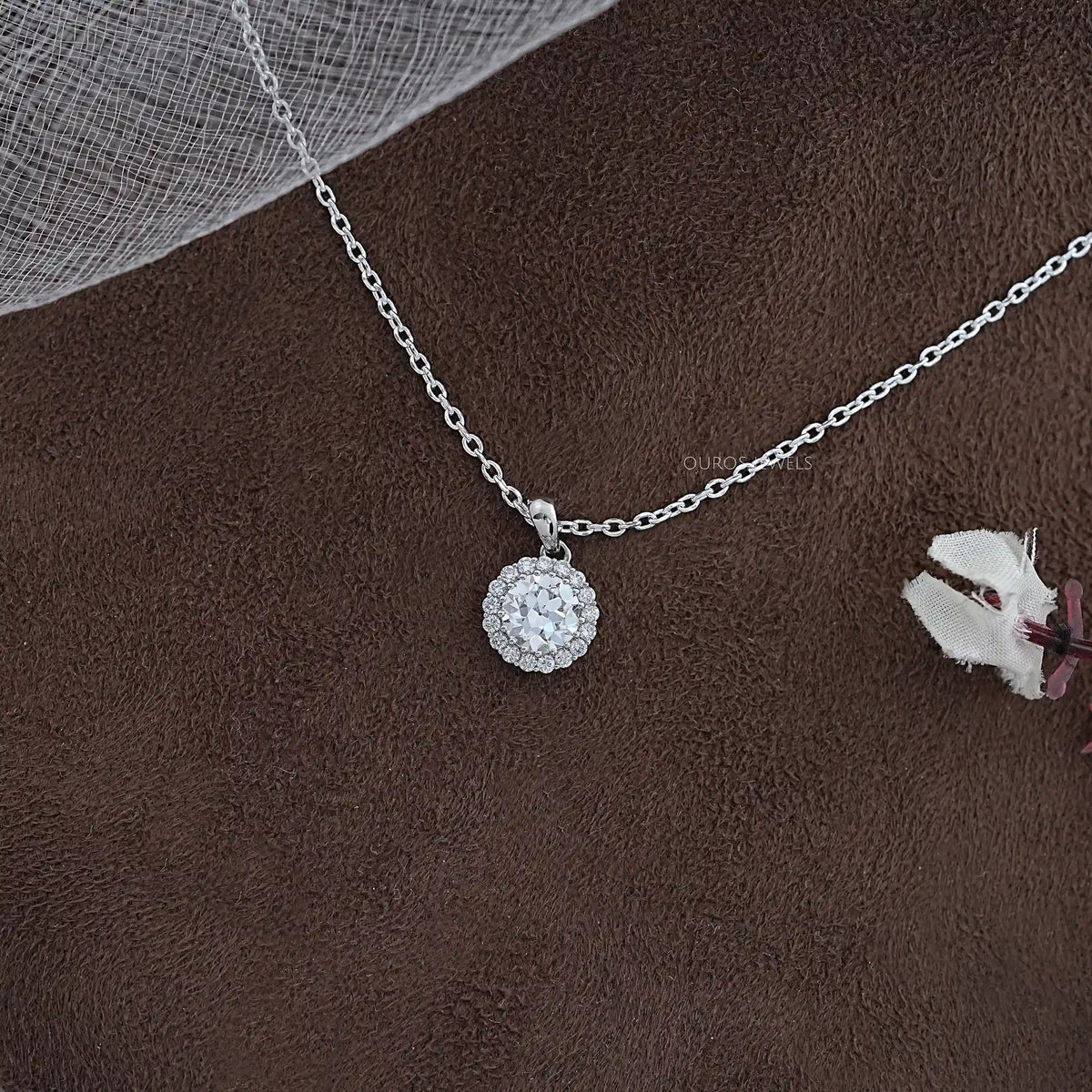OEC Round Cut Halo Diamond Pendant Necklaces