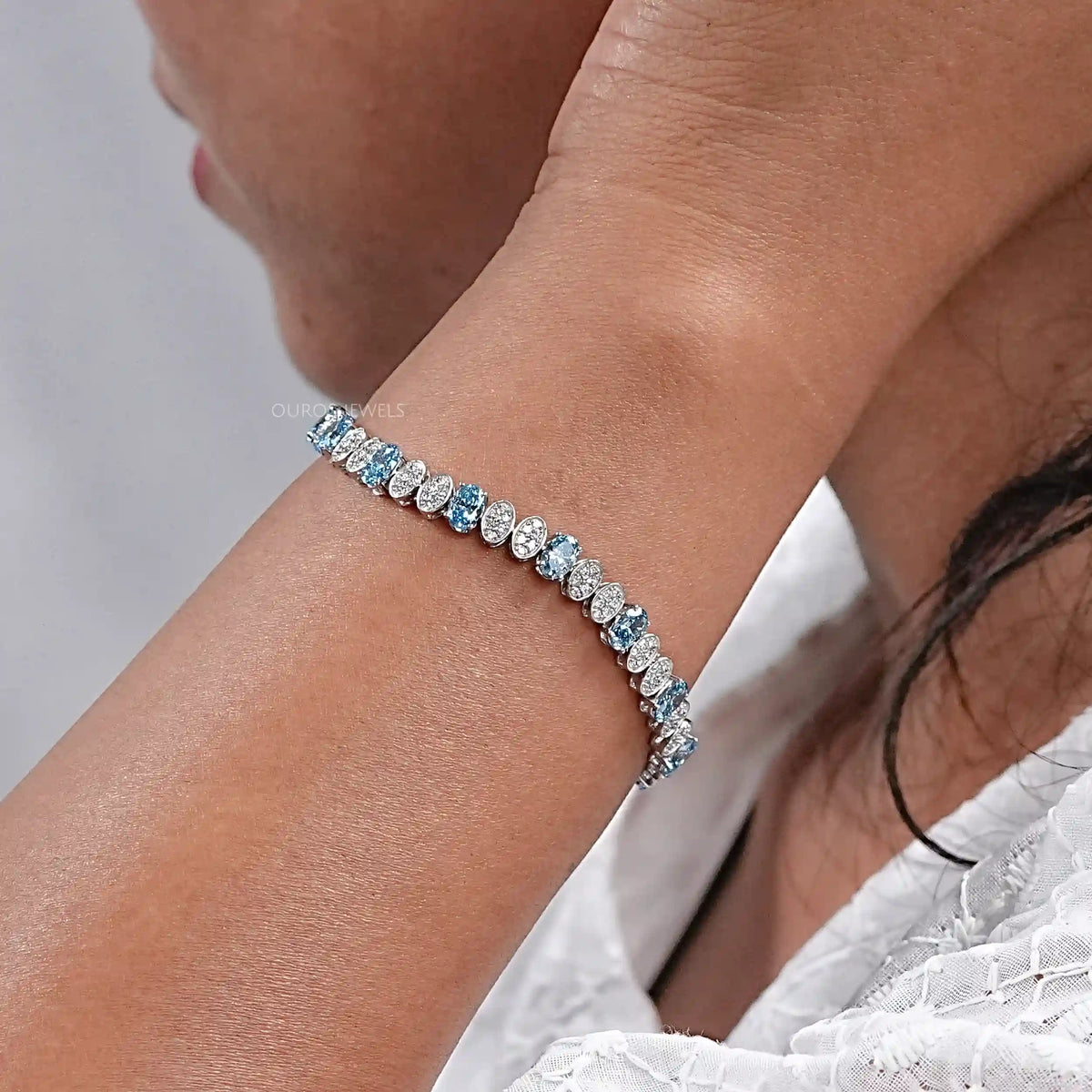 Alternating Blue Oval & Round Diamond Tennis Bracelet Bracelet