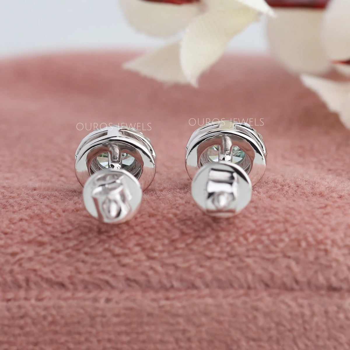 Green Oval Shaped Diamond Studs Earrings Earring
