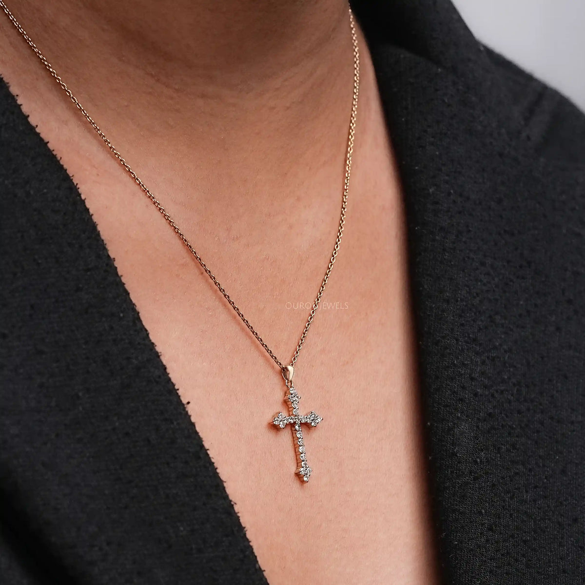 Round Diamond Cross Pendant Necklaces