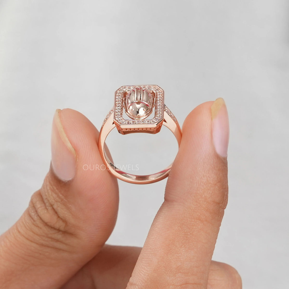 Round Cut Scarab Diamond Ring For men's