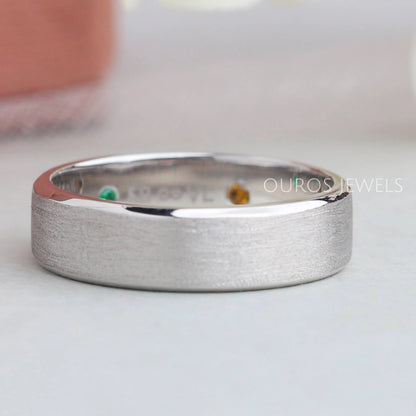 Round Cut Gemstone Inside Diamond Band