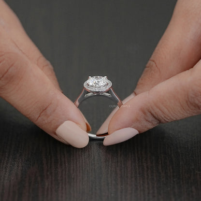 Round Brilliant Cut Halo Diamond Solitaire Engagement Ring Ring