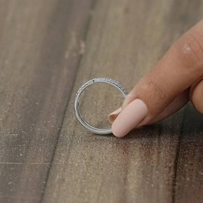 Lab Grown Round Diamond Spiral Band