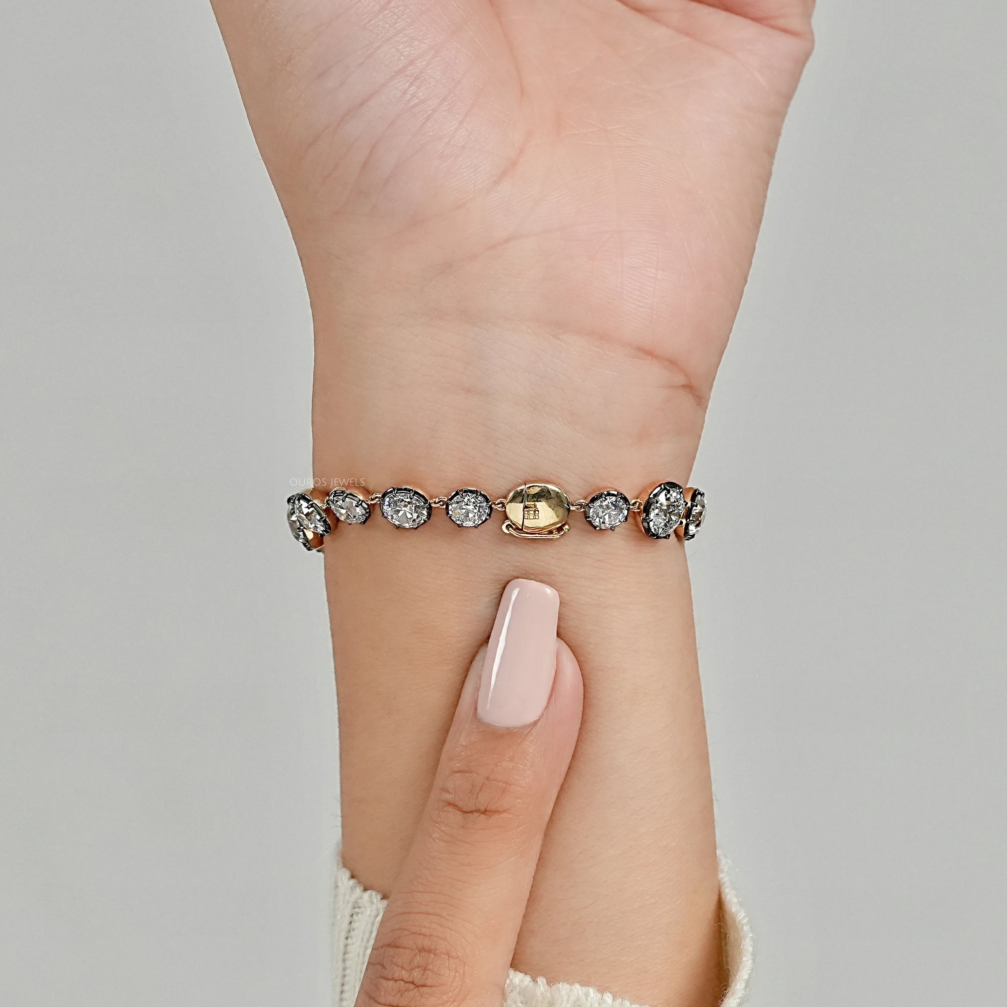 OEC Round Lab Diamond Black Coating Bracelet