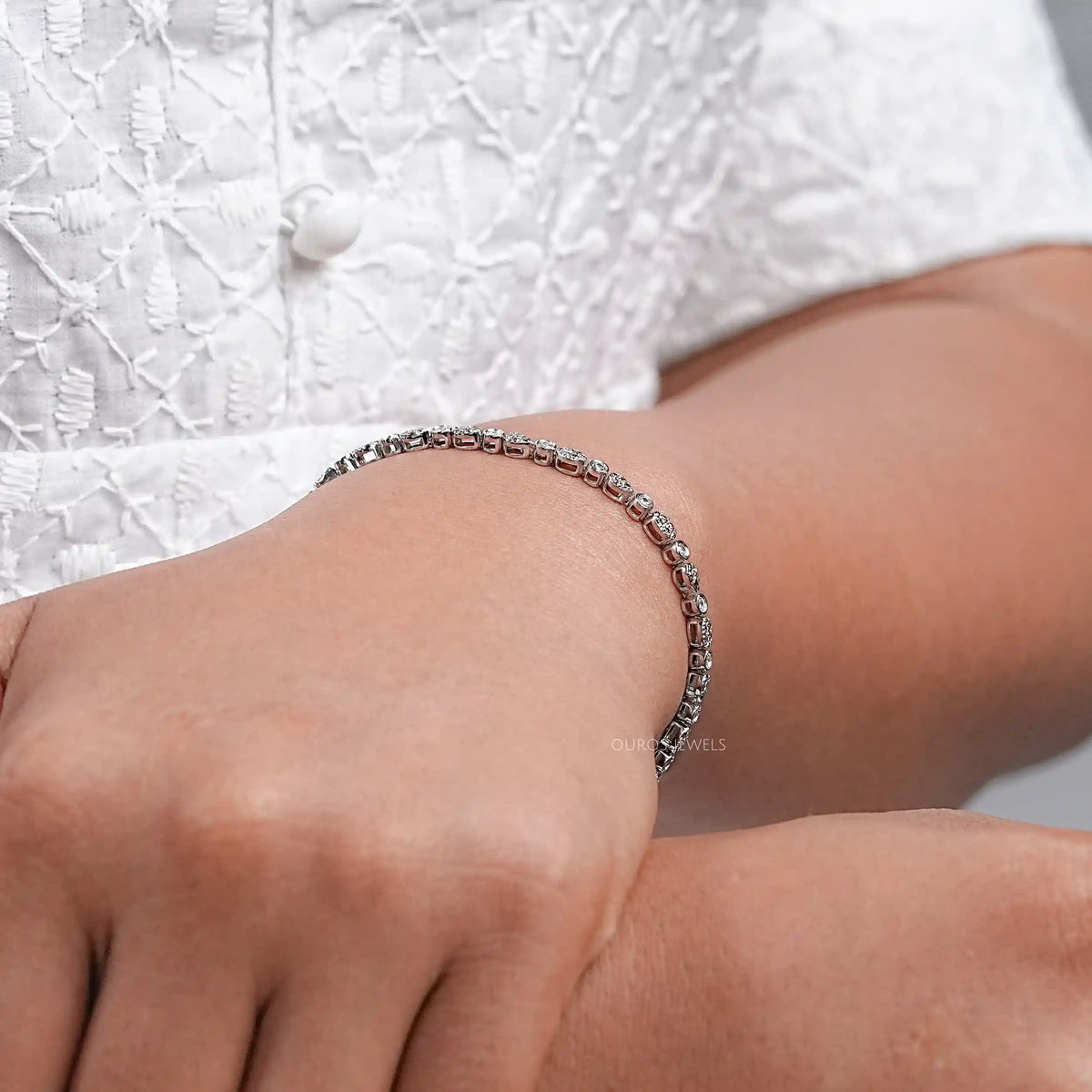 Chocolate Round Cluster Diamond Bracelet Bracelet