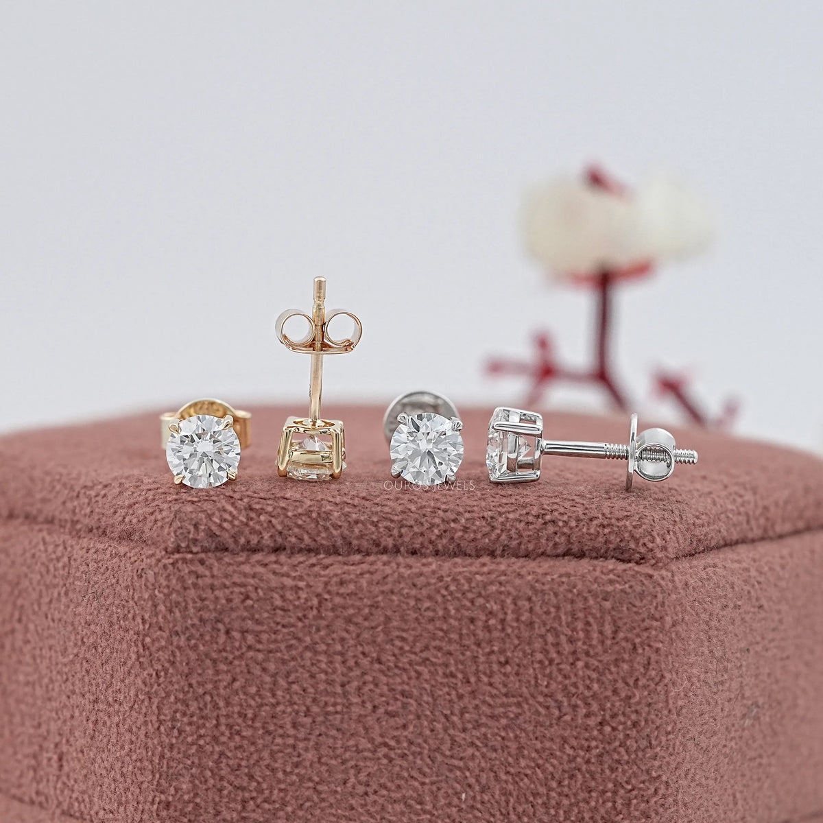 Round Cut Lab Grown Diamond Stud Earrings Earrings