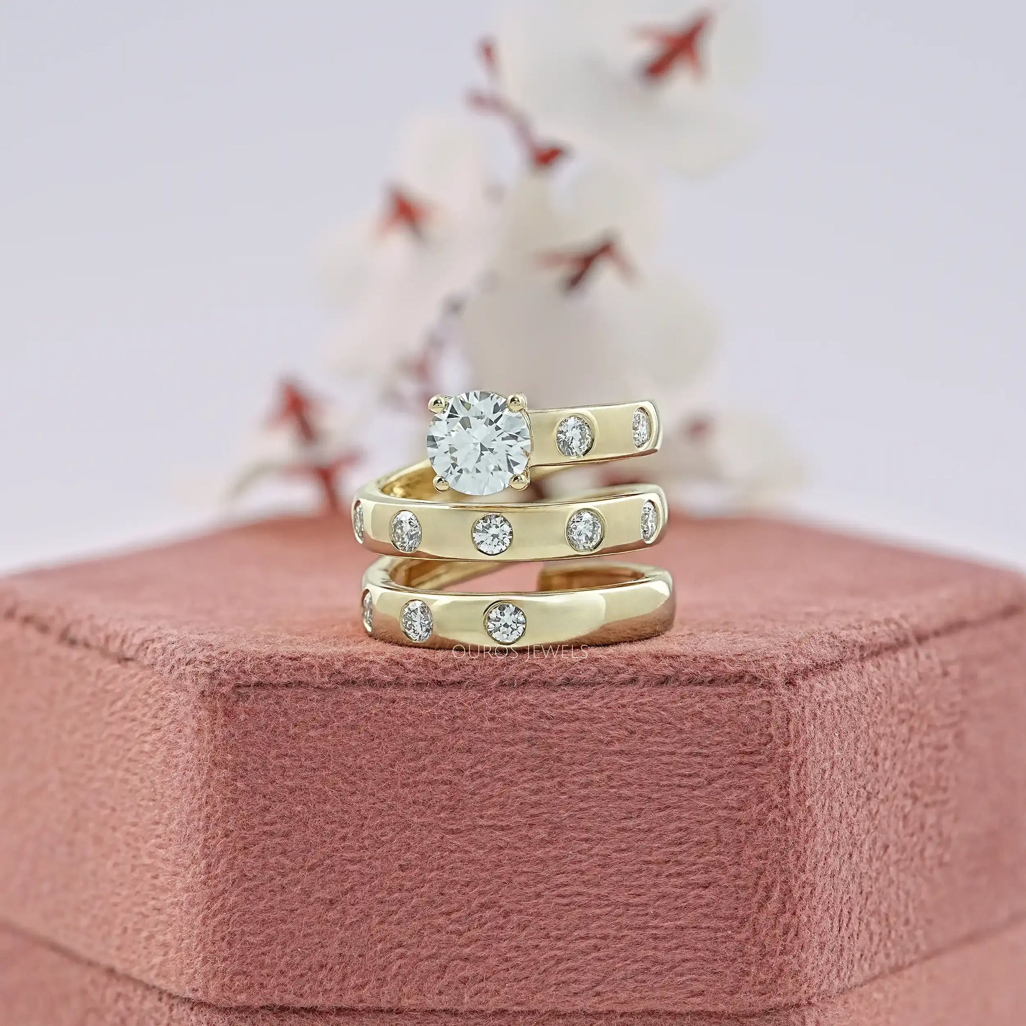 Round Lab Diamond Spiral Wedding Band
